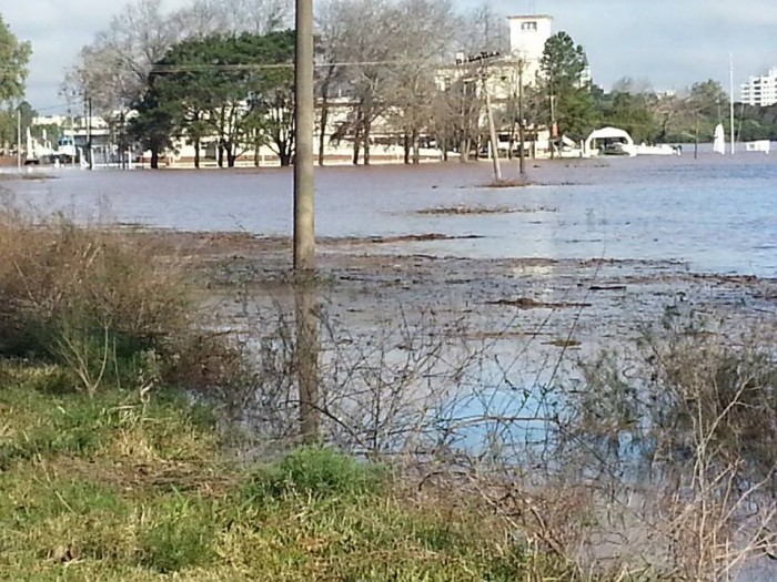 Démosle la mano a los pueblos de las costas del Río Uruguay
