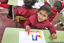 Dibujamos con plasticolas de colores