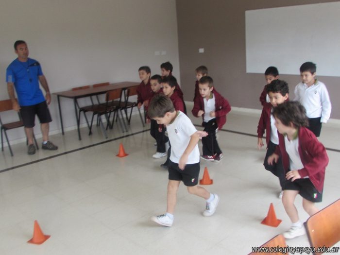 Actividades en el Campo de Alumnos de Sala de 5 años