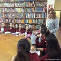 6to visitó la biblioteca para disfrutar de poesías