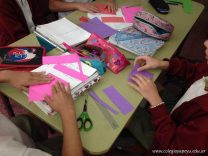 Mediante un juego, 6to grado practicó la clasificación de las palabras