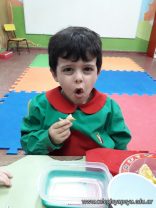 Los niños de sala de 3 prepararon pastelitos