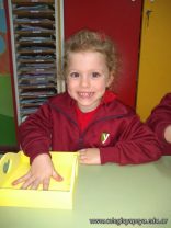 Los niños de sala de 3 prepararon los regalos para mamá