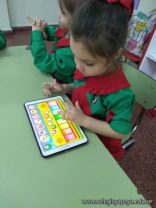 Los más chiquitos del Colegio practican Música en tablets