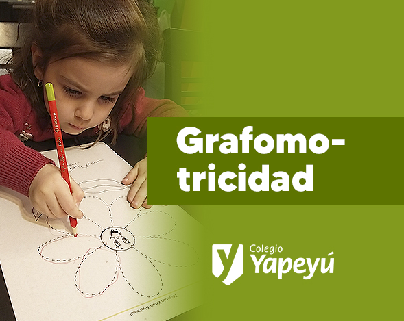 Los más pequeños dibujan siguiendo las líneas